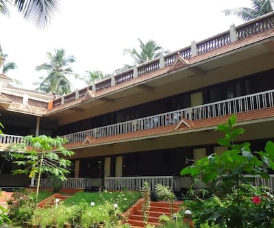 https://imgcld.yatra.com/ytimages/image/upload/t_hotel_yatra_city_desktop/v1450958400/Domestic Hotels/Hotels_Thiruvananthapuram/Ayurbay Ayurvedic Beach Resort/Image_4.jpg